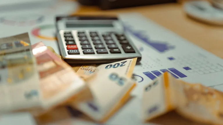 Los depósitos de familias y empresas de Albacete suben un 5,4% y rozan los 10.000 millones