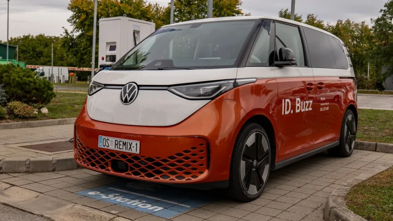 Auto+ 2026 para autónomos: hasta 7.500 € por furgoneta eléctrica y 12.000 € para transporte ligero