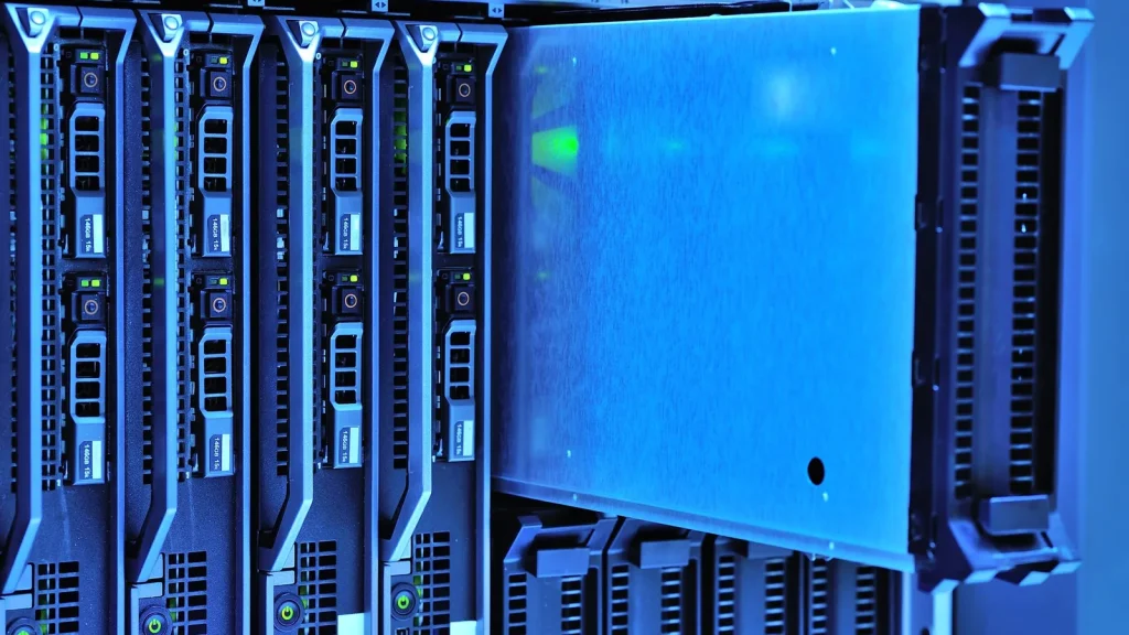 Arquitectura cloud empresarial conectando aplicaciones y eventos