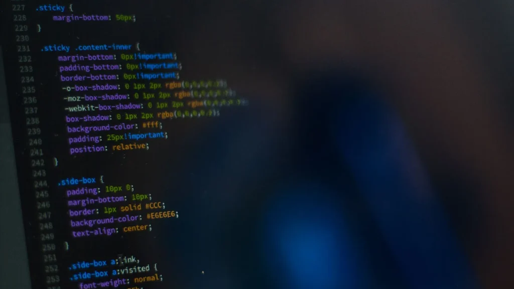 Código en pantalla durante un flujo de desarrollo asistido por inteligencia artificial.
