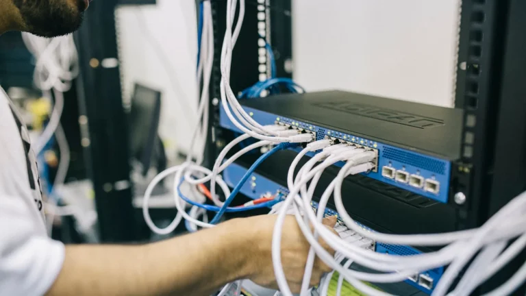 Cloudflare CASB ya puede corregir riesgos automáticamente en Microsoft 365 y Google Workspace