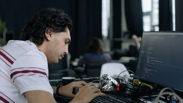 Cloudflare actualiza Kitesurf con WebMCP y más de 730.000 pruebas para agentes que navegan por la web