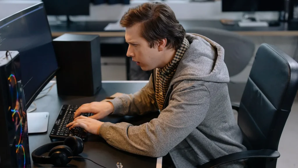 Desarrollador trabajando en una aplicación web con Next.js