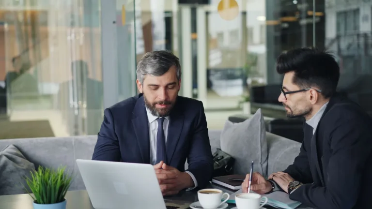 Facturar por horas o por proyecto: cómo organizar la consultoría dentro del software