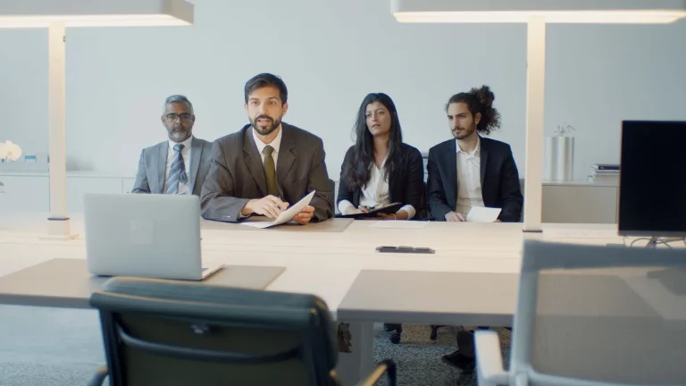 Google Calendar permite desde el 25 de septiembre ver tres zonas horarias a la vez