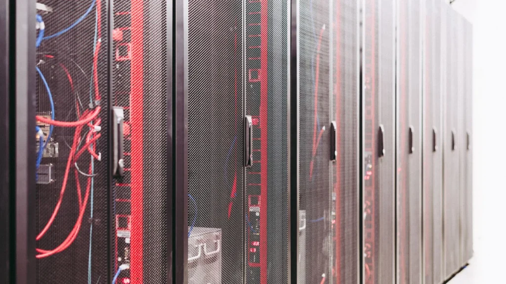 Racks de servidores en un centro de datos