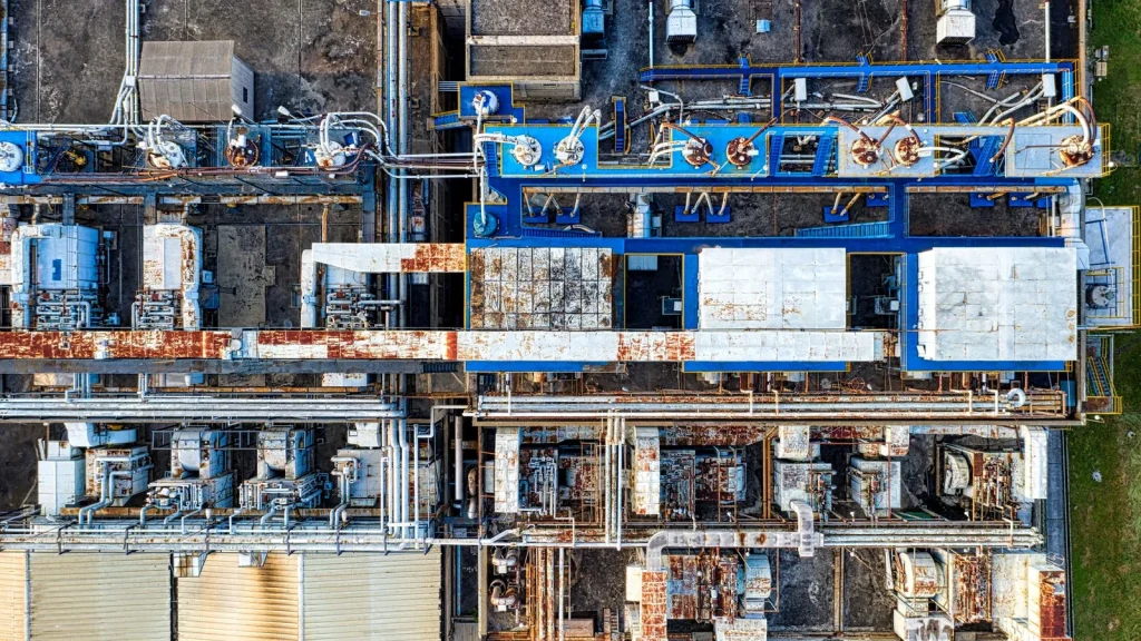 Instalación industrial afectada por la subida de los costes energéticos y de producción