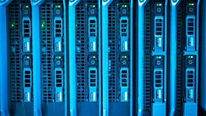 Microsoft alerta de que los ataques se apoyan cada vez más en identidades y agentes de IA
